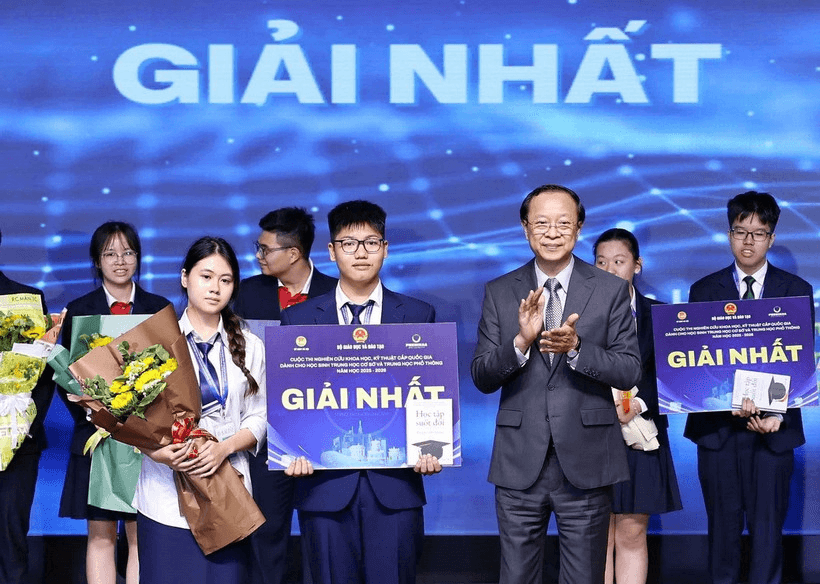 trao-giai-nhat.png