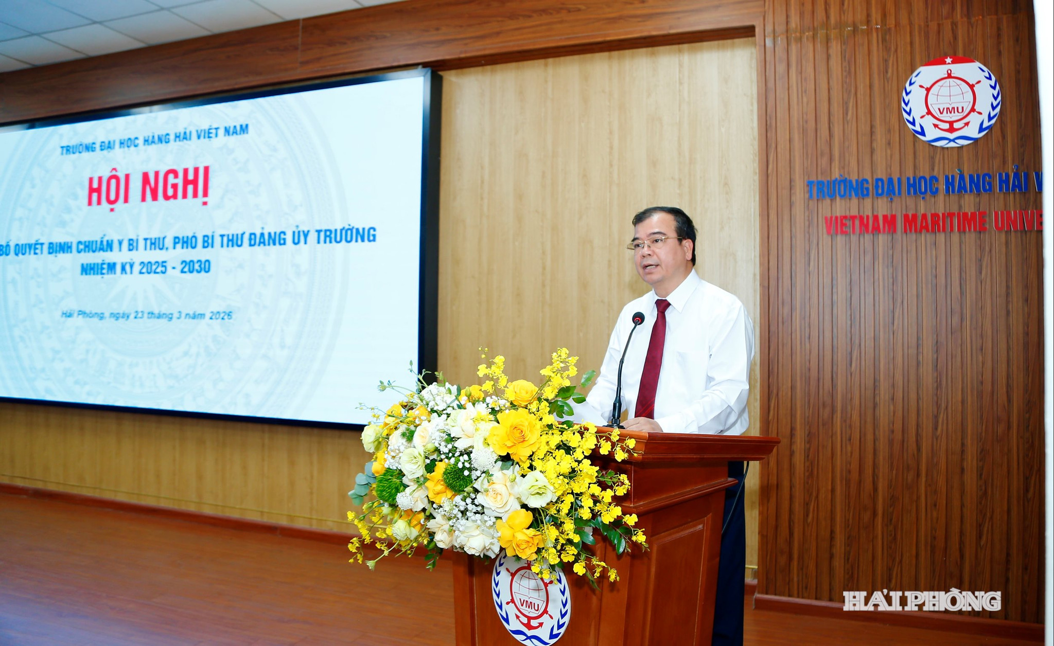Đồng chí Nguyễn Minh Hùng, Phó chủ tịch UBND thành phố phát biểu chỉ đạo tại hội nghị.