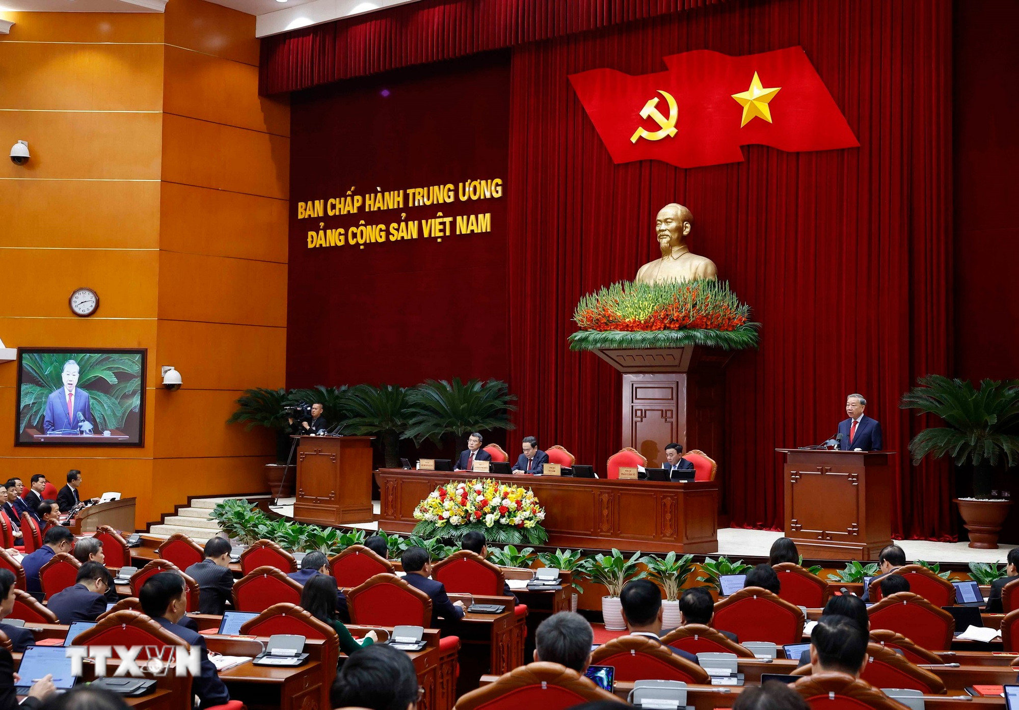 Tổng Bí thư Tô Lâm phát biểu khai mạc Hội nghị lần thứ hai Ban Chấp hành Trung ương Đảng khóa XIV. (Ảnh: Thống Nhất/TTXVN) ttxvn-khai-mac-hoi-nghi-lan-thu-hai-ban-chap-hanh-trung-uong-dang-khoa-xiv-3-resize.jpg