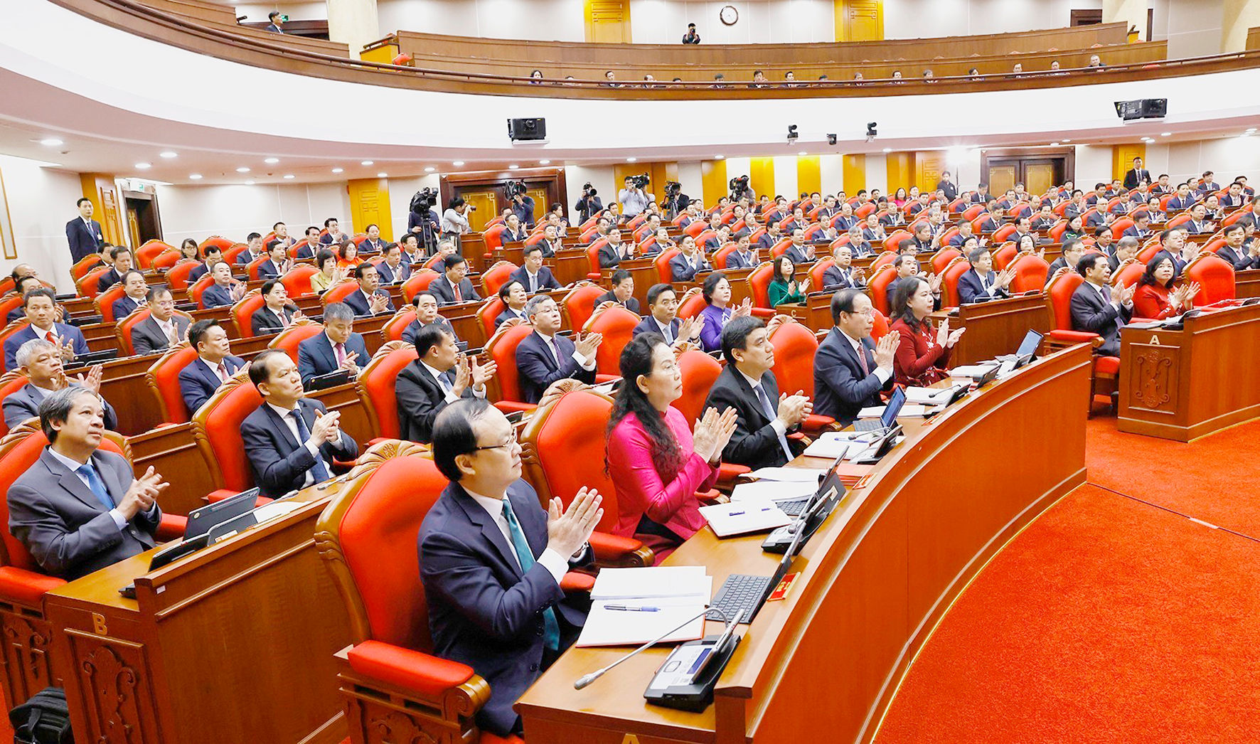 bom nguyen tu 3