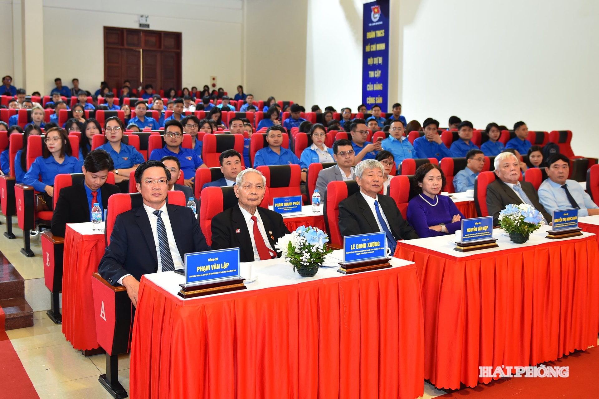 Các đại biểu dự lễ kỷ niệm.