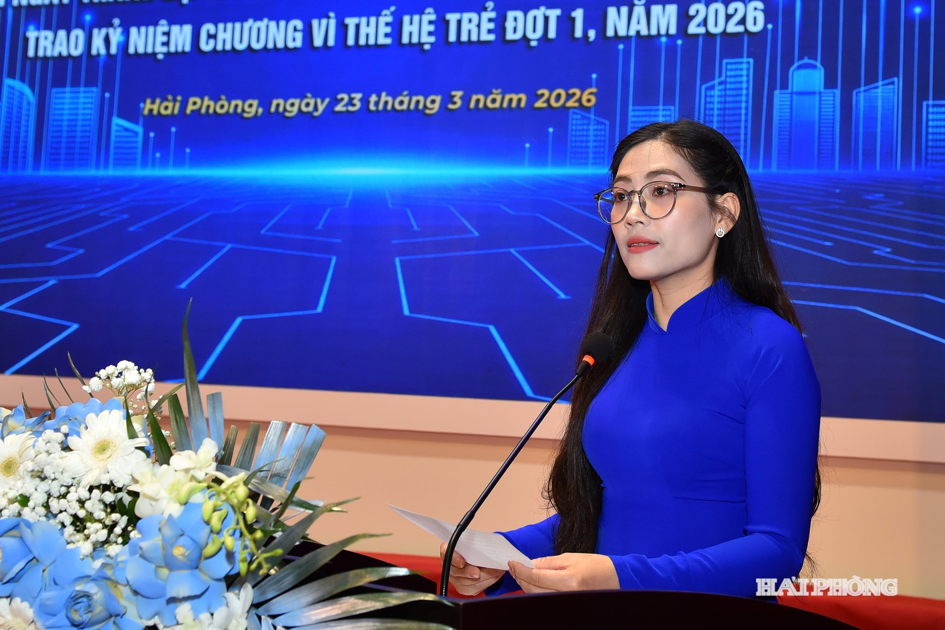 Đồng chí Nguyễn Thị Thủy, Phó Chủ tịch Ủy ban MTTQ Việt Nam thành phố, Bí thư Thành Đoàn phát biểu tại lễ kỷ niệm.