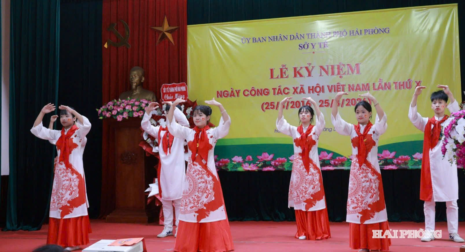 cong-tac-xa-hoi.jpg