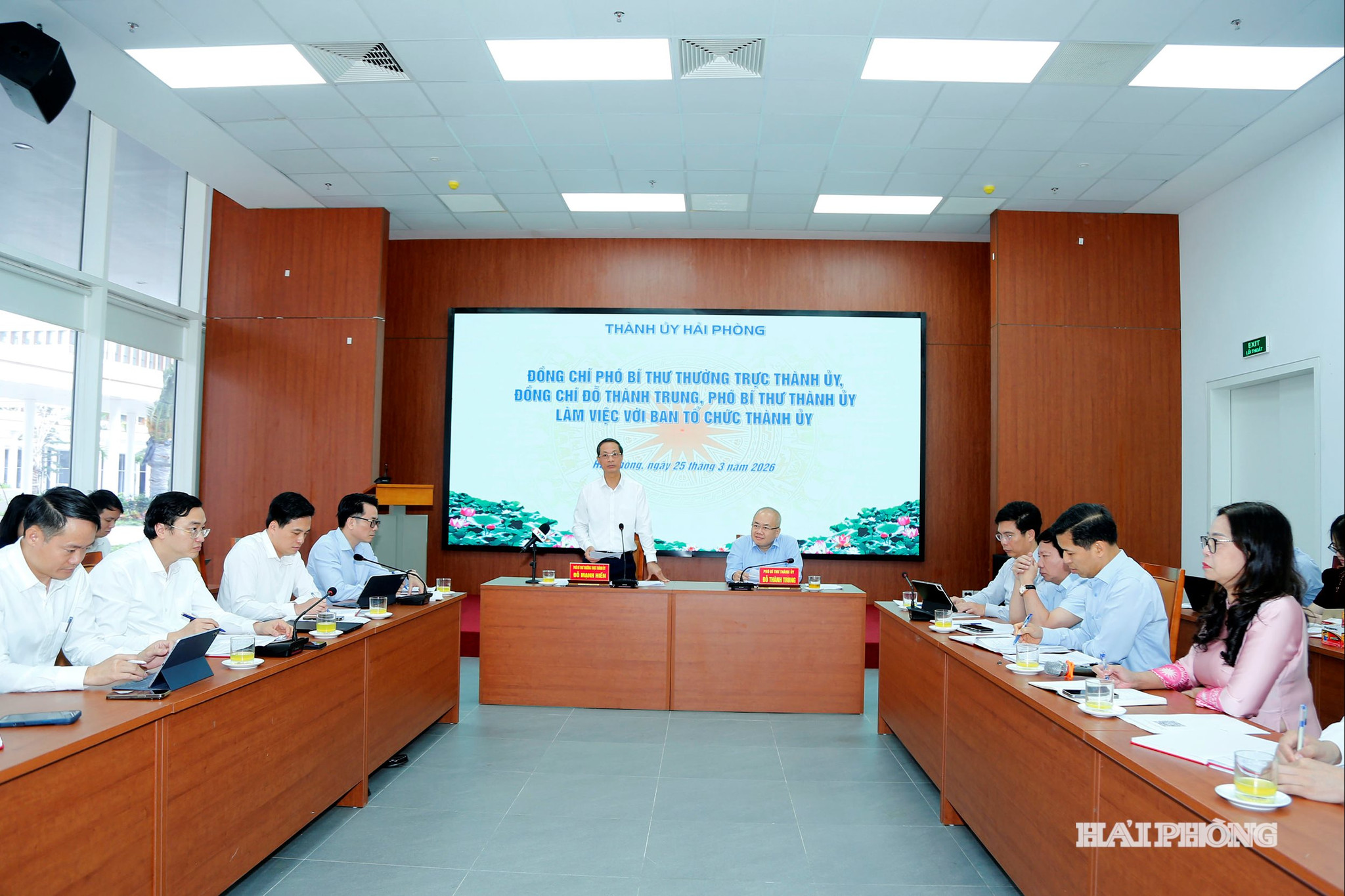 Đồng chí Đỗ Mạnh Hiến, Phó bí thư Thường trực Thành uỷ phát biểu chỉ đạo tại cuộc làm việc.