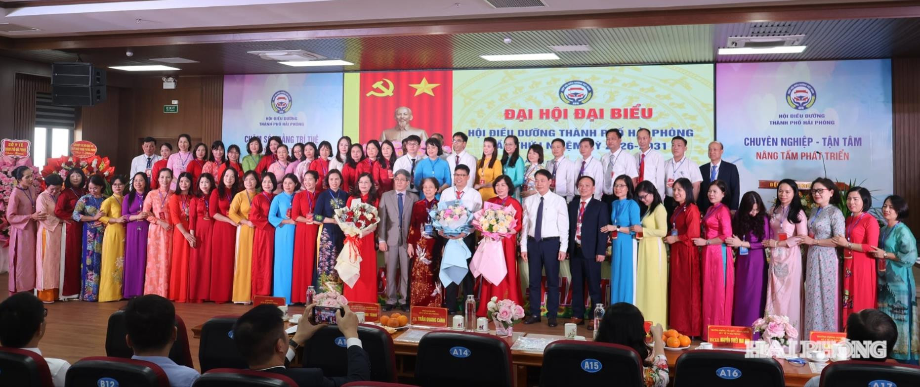 hoi-dieu-duong-thanh-pho-1-.jpg