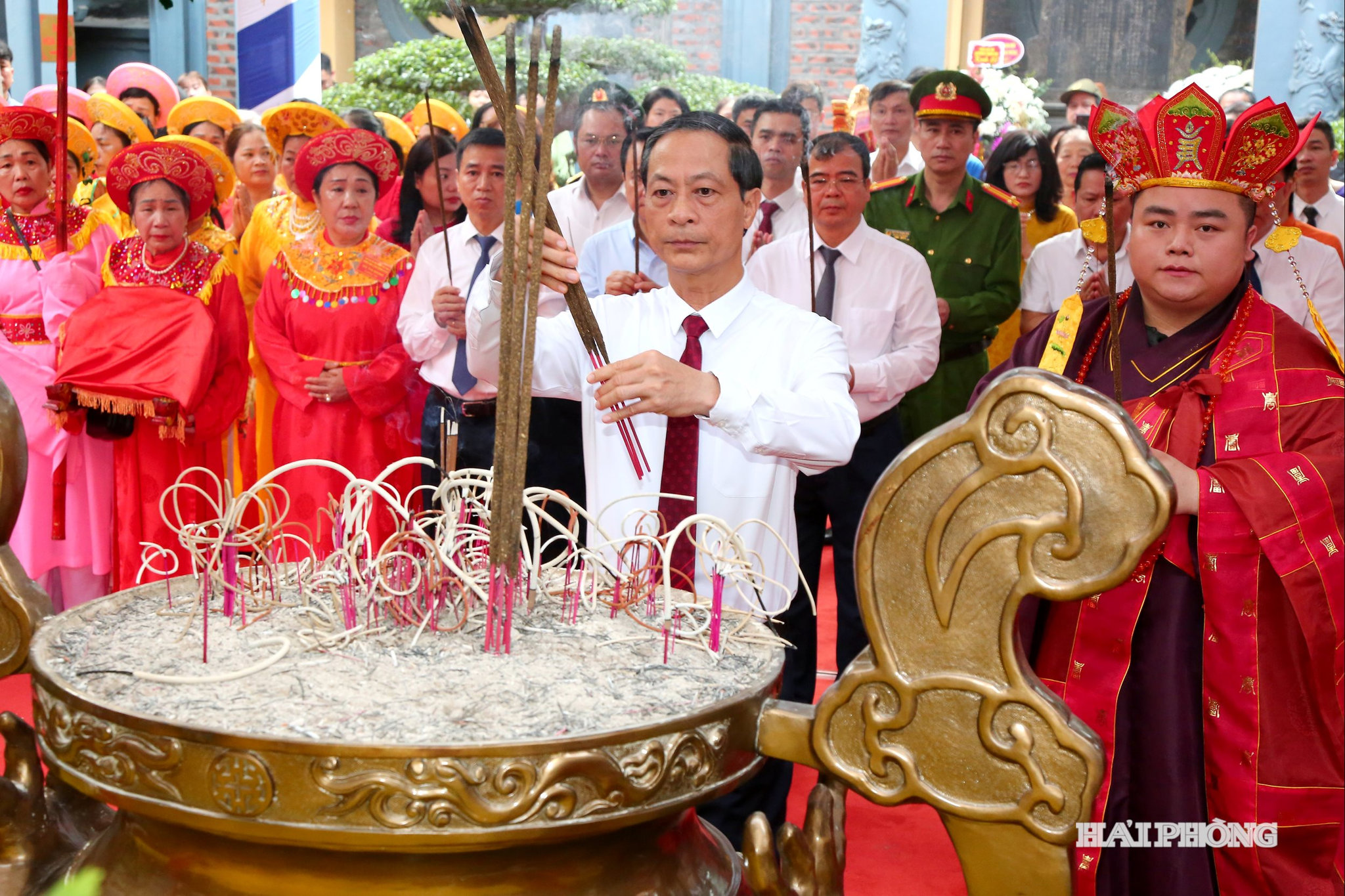 Danghuong-Dennghe1.jpg