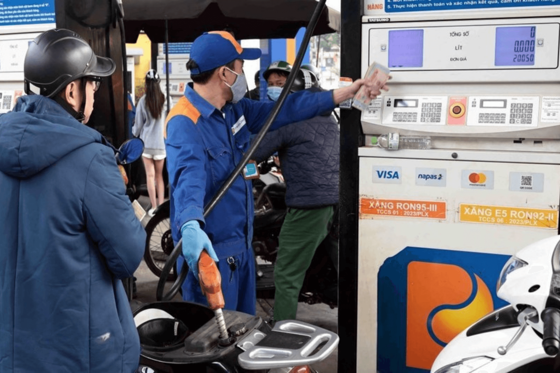 Một điểm kinh doanh xăng dầu của Petrolimex trên địa bàn Hà Nội.