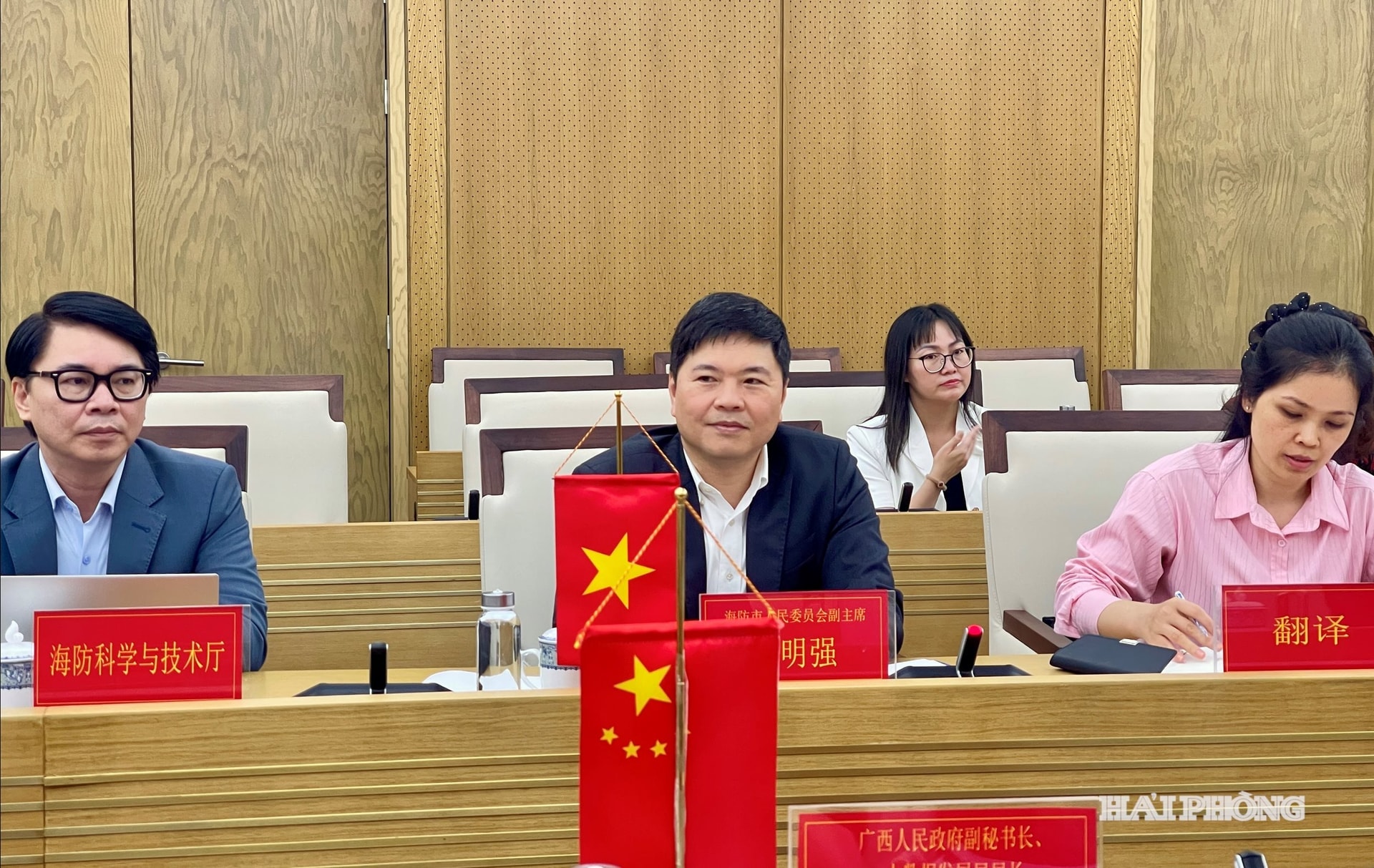 quang-tay2.jpg