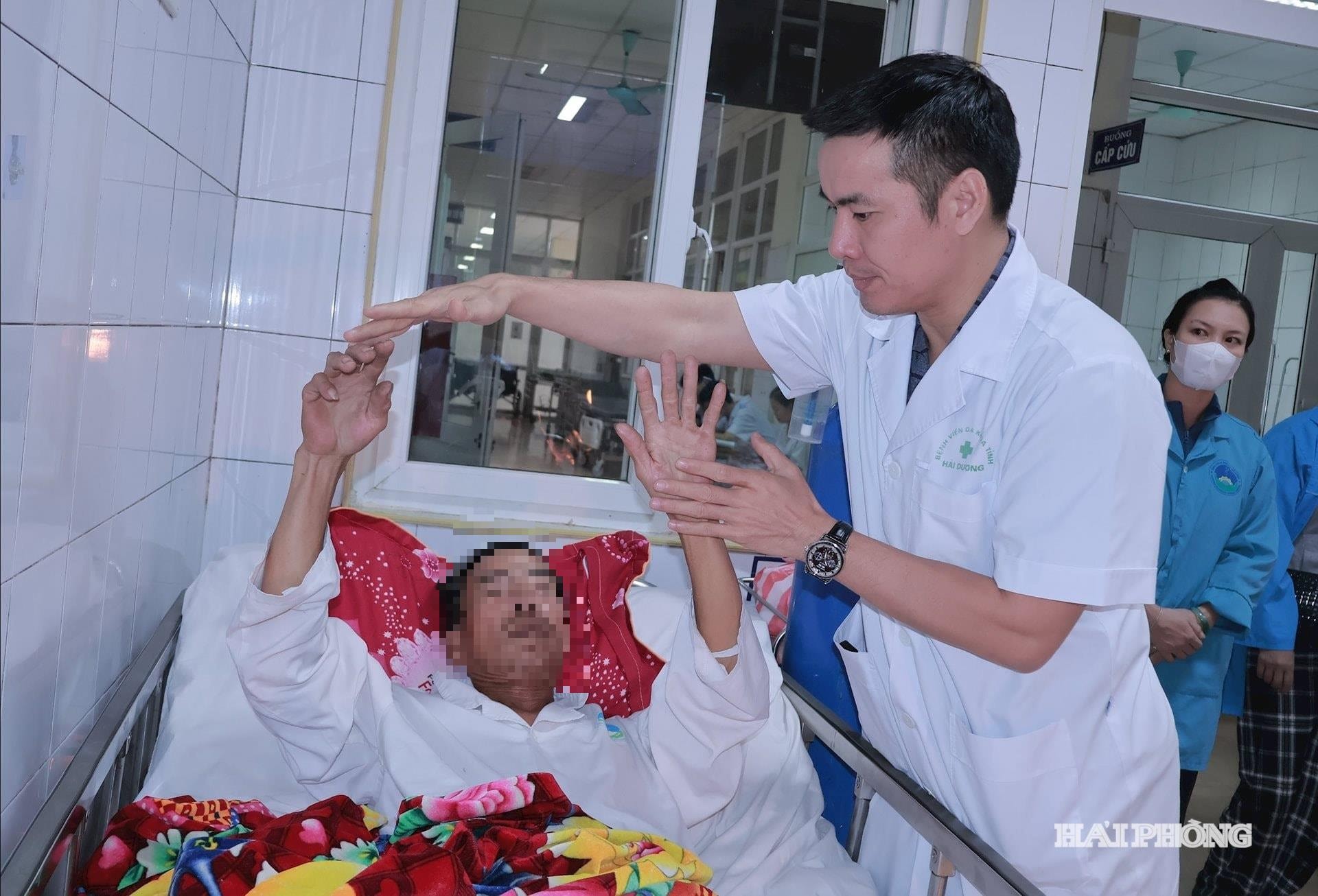 Bệnh nhân đột quỵ tại Bệnh viện Đa khoa Hải Dương phục hồi tốt nhờ được đưa đến bệnh viện cấp cứu trong thời gian vàng.