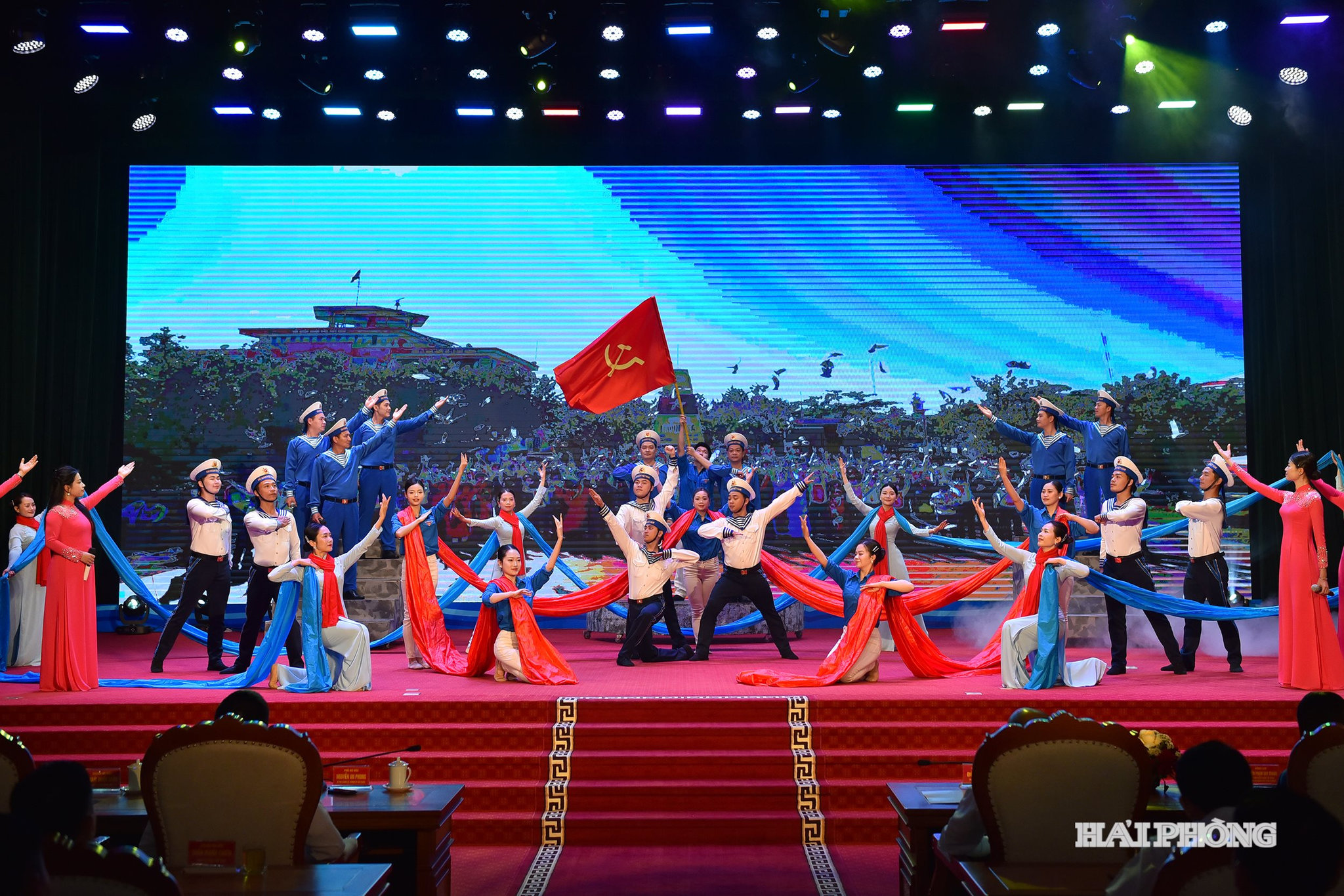 Chương trình văn nghệ tại lễ tuyên dương.