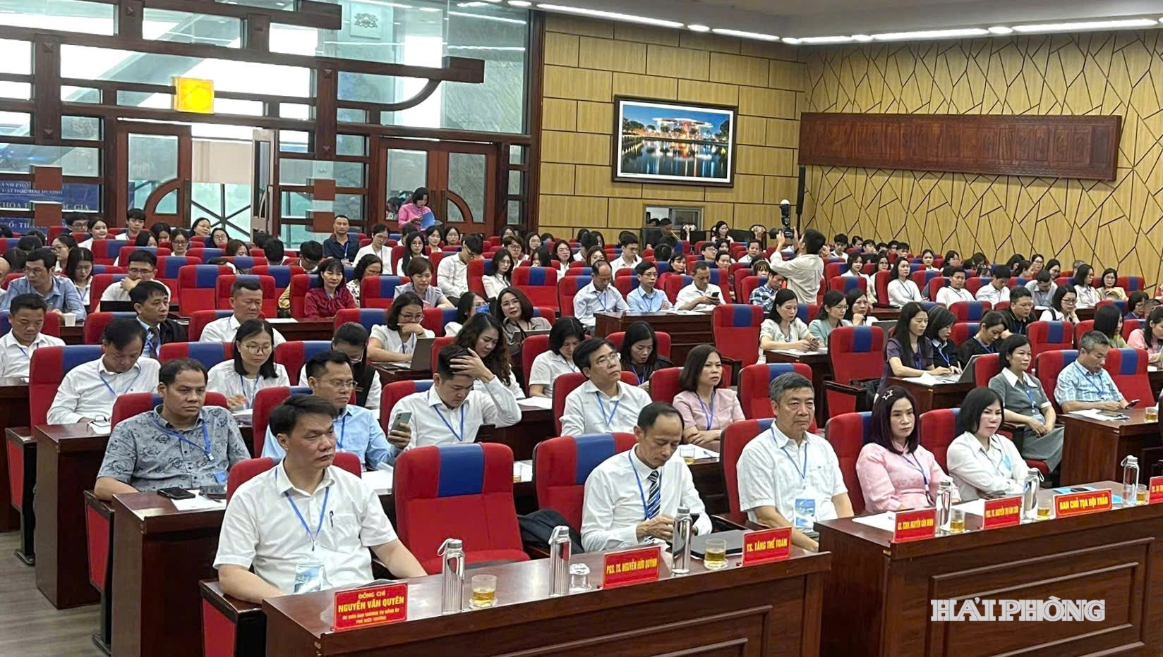 dai-hoc-hai-duogn.jpg
