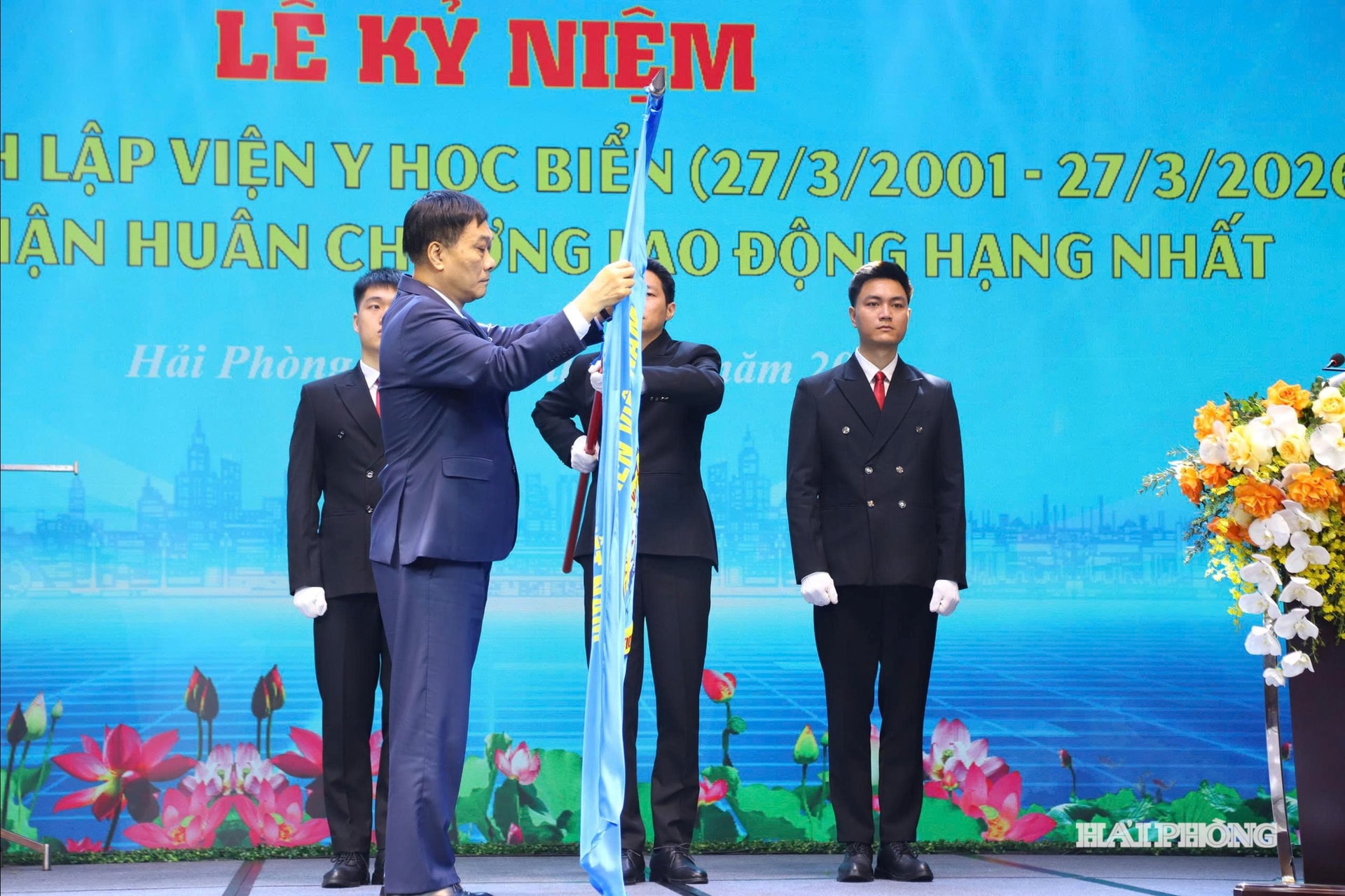 huan-chuong-lao-dong-hang-nhat.jpg