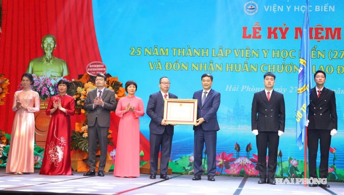 pho-chu-tich-quoc-hoi-vu-hong-thanh.jpg