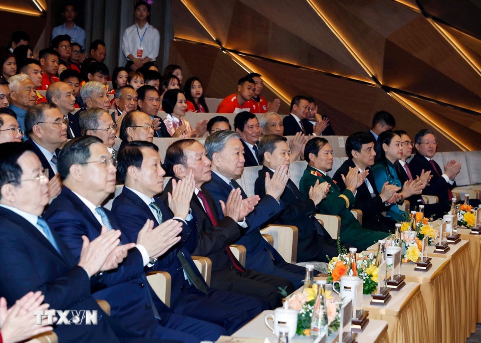 tong-bi-thu-du-le-ky-niem-80-nam-ngay-truyen-thong-nganh-the-duc-the-thao8.jpg