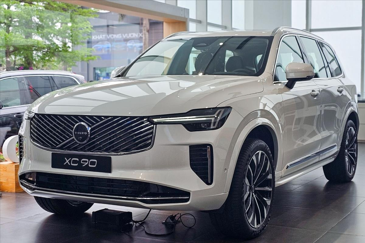 static-images.vnncdn.net-vps_images_publish-000001-000003-2026-3-28-_w-volvo-xc90-2026-vietnamnet-3-50.jpg