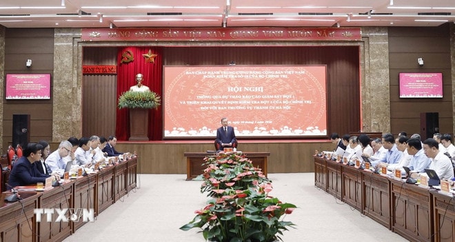 ttxvn-doan-kiem-tra-giam-sat-so-10-ban-thuong-vu-thanh-uy-ha-noi-1.jpg