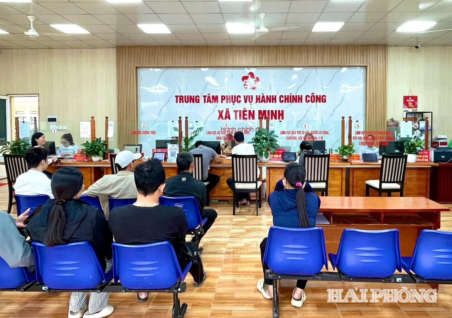 mot-cua-1-(1).jpg