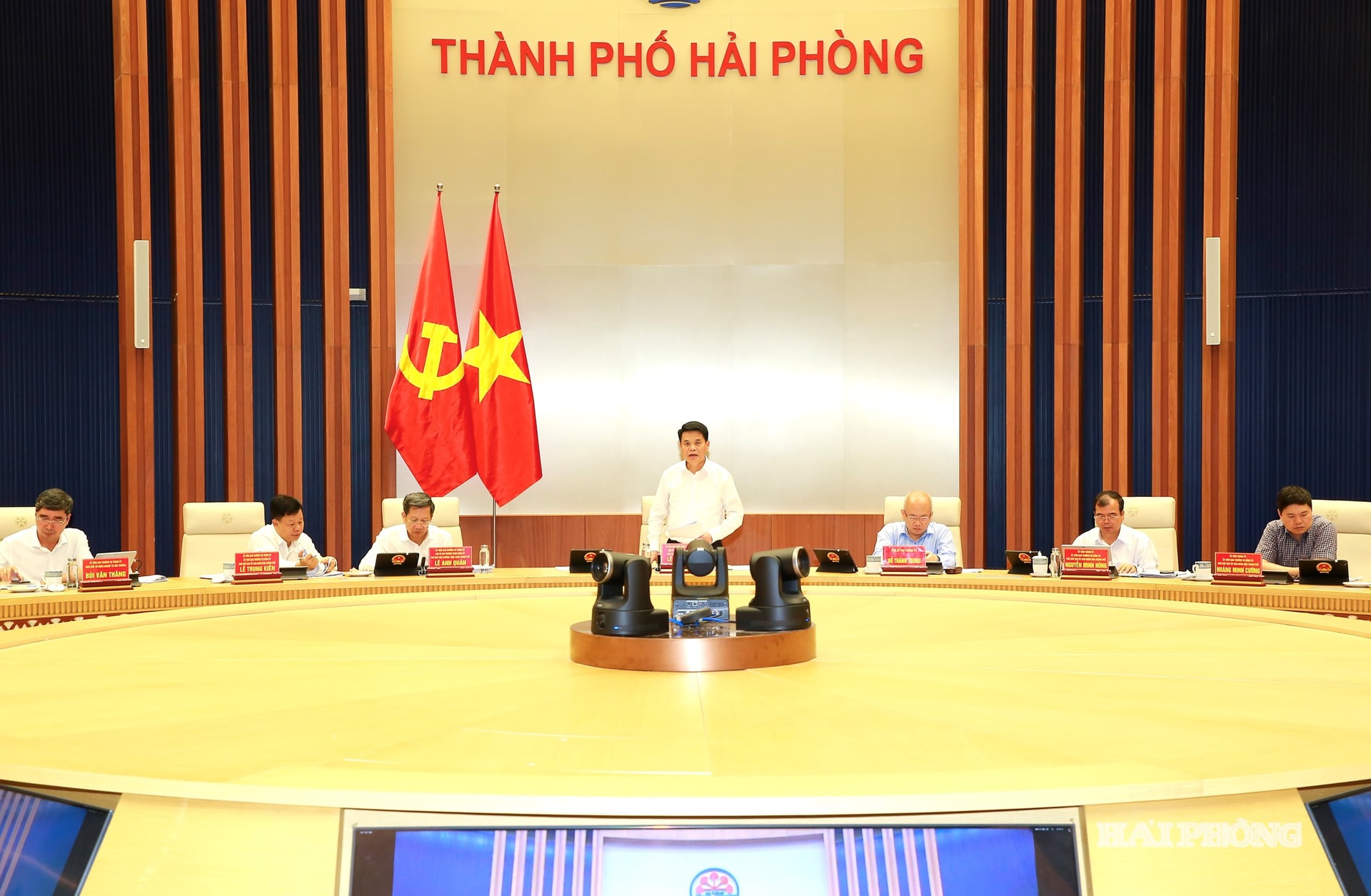 Đồng chí Lê Ngọc Châu kết luận phiên họp