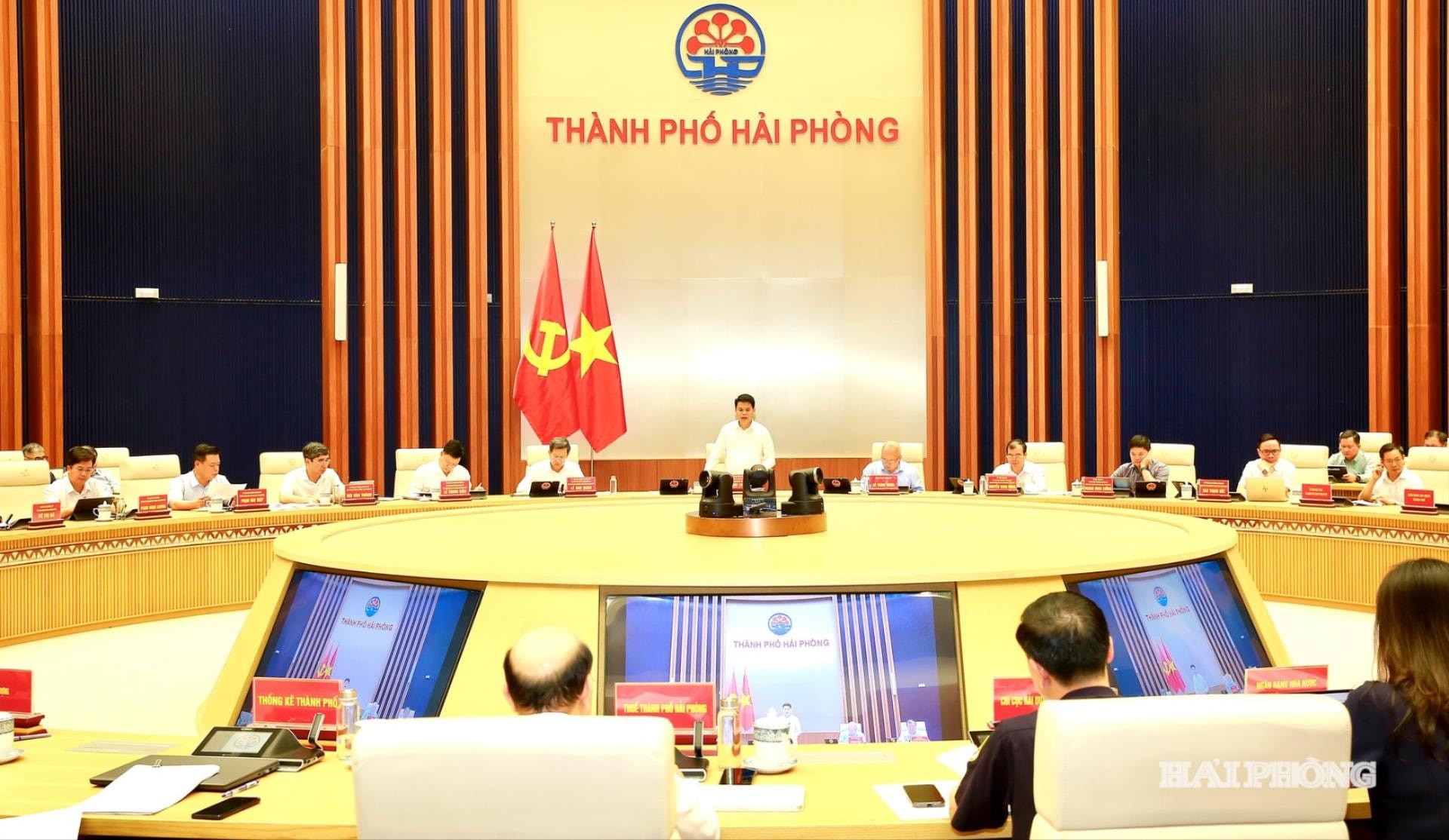 Các đại biểu dự phiên họp