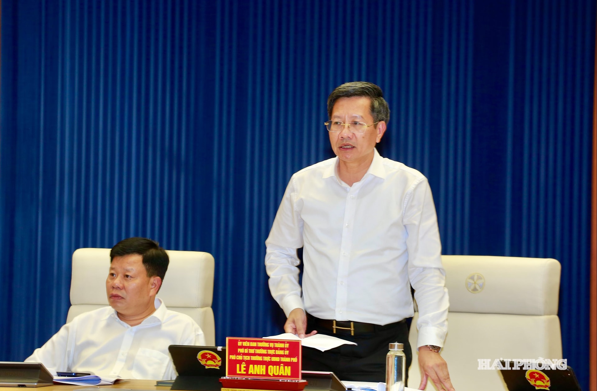 Đồng chí Lê Anh Quân điều hành thảo luận