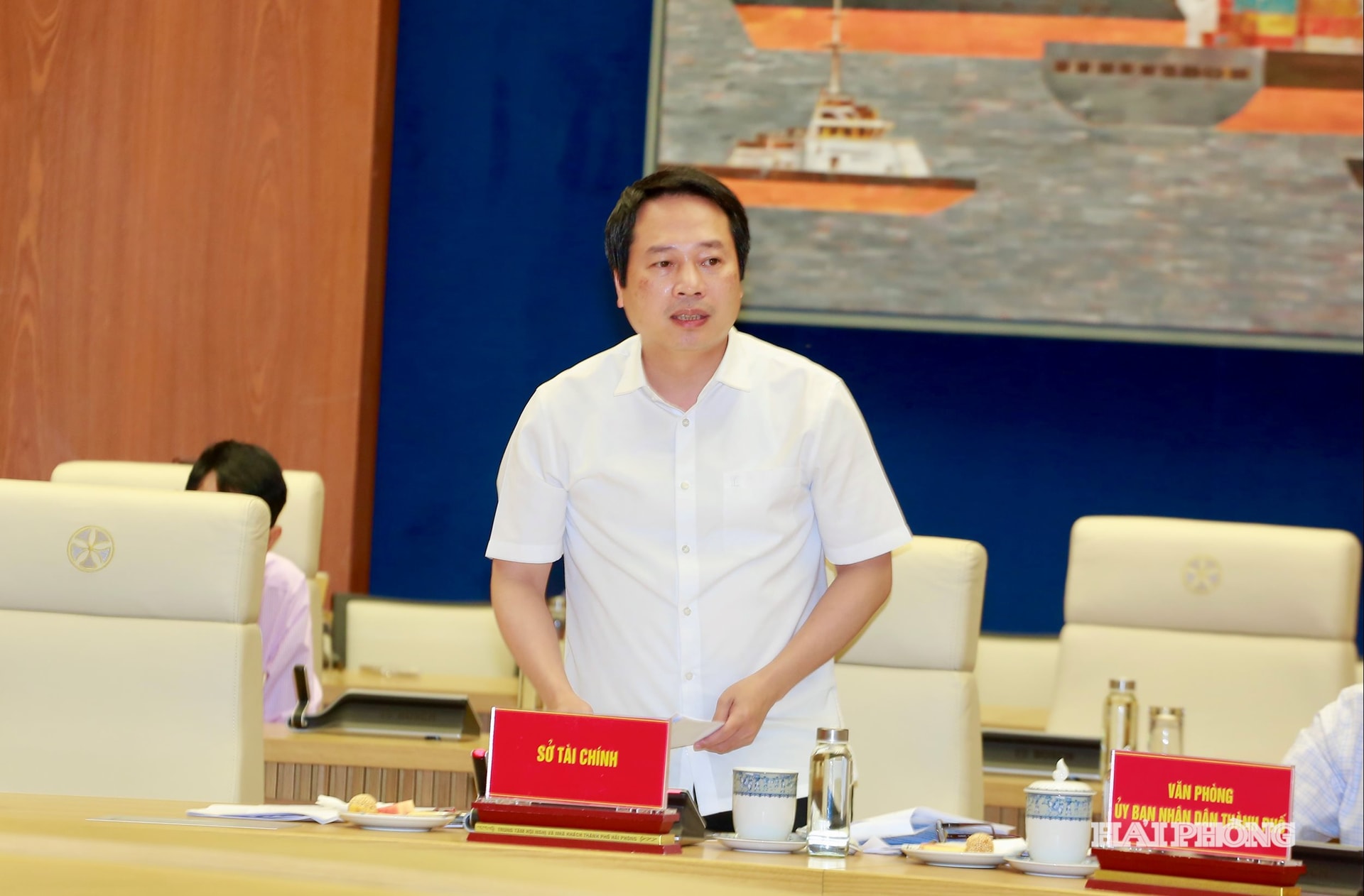 Đồng chí Nguyễn Ngọc Tú báo cáo