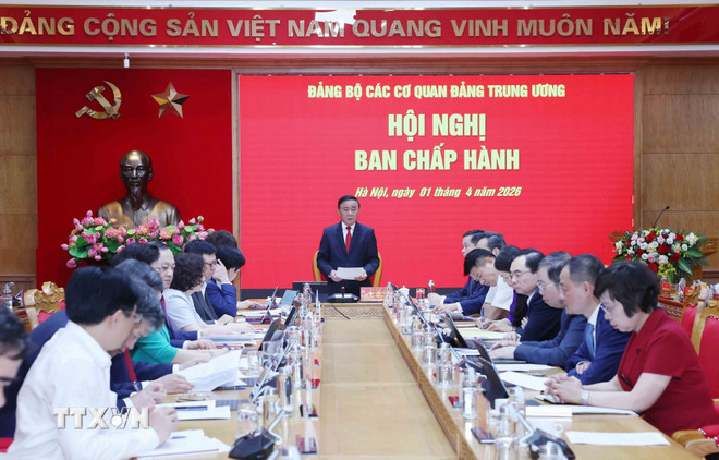 Đồng chí Trần Cẩm Tú, Ủy viên Bộ Chính trị, Thường trực Ban Bí thư, Bí thư Đảng ủy các cơ quan Đảng Trung ương chủ trì hội nghị. (Ảnh: Phương Hoa/TTXVN) ttxvn-thuong-truc-ban-bi-thu-chu-tri-hoi-nghi-ban-chap-hanh-dang-bo-cac-co-quan-dang-trung-uong-3-resize.jpg