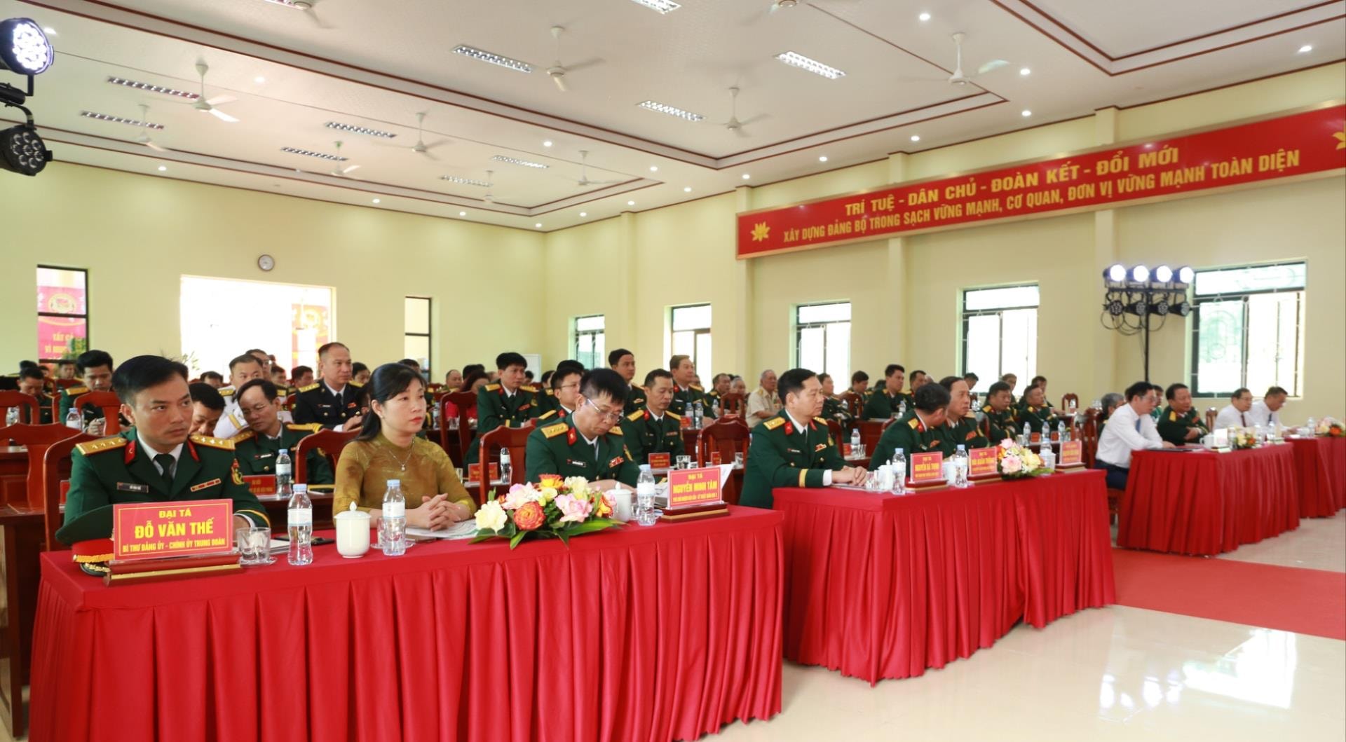 cac-dai-bieu-du-le-ky-niem(1).jpg