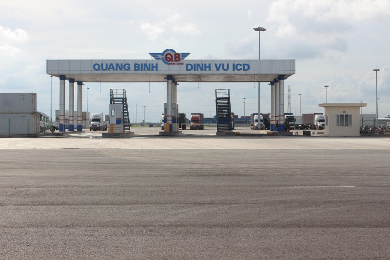cang-can-dinh-vu-quang-binh.jpg