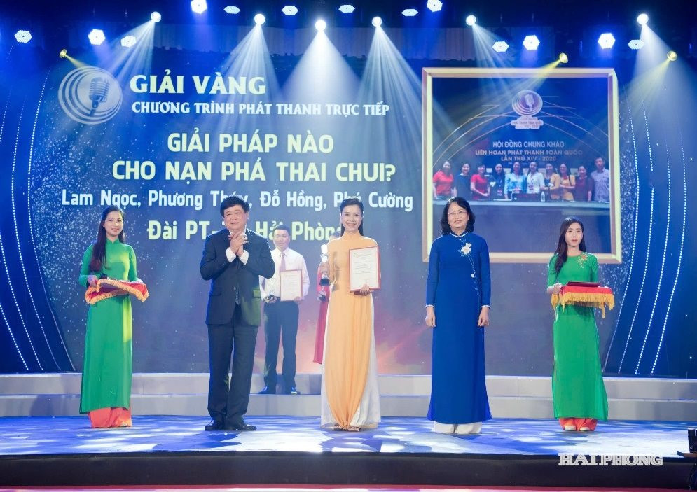 nhan-giai-phat-thanh.jpg