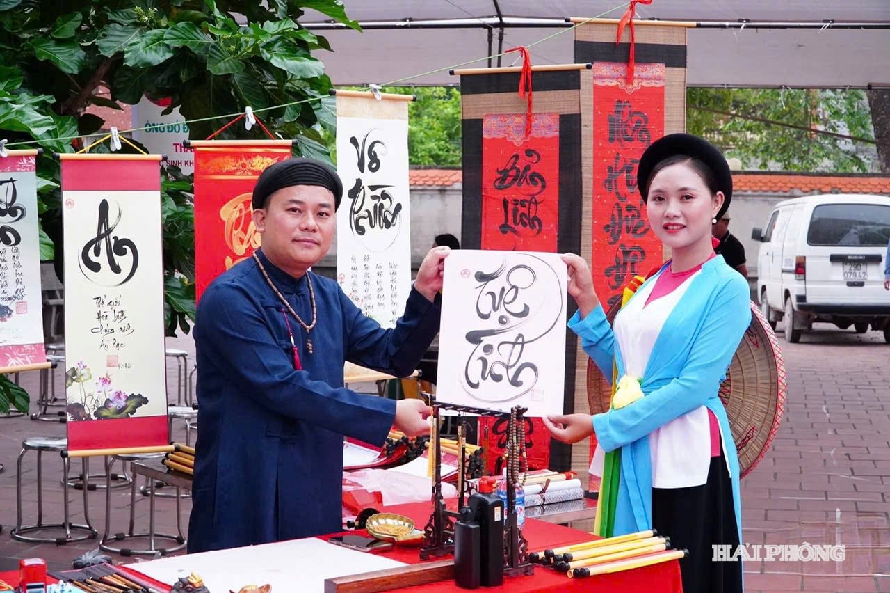 Hoạt động thư pháp