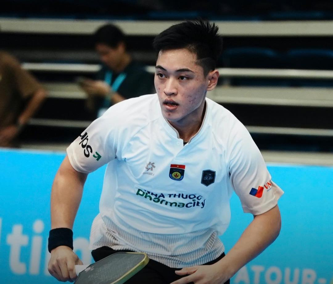 tay-vot-pickleball-truong-vinh-hien.jpeg