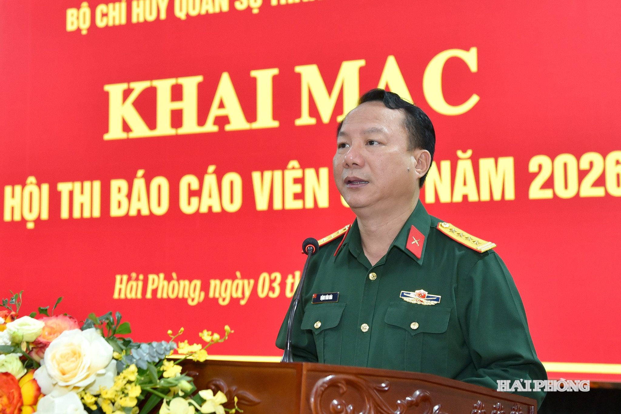 Đại tá Đặng Văn Hòa, Chính ủy Bộ CHQS thành phố phát biểu tại lễ khai mạc hội thi.