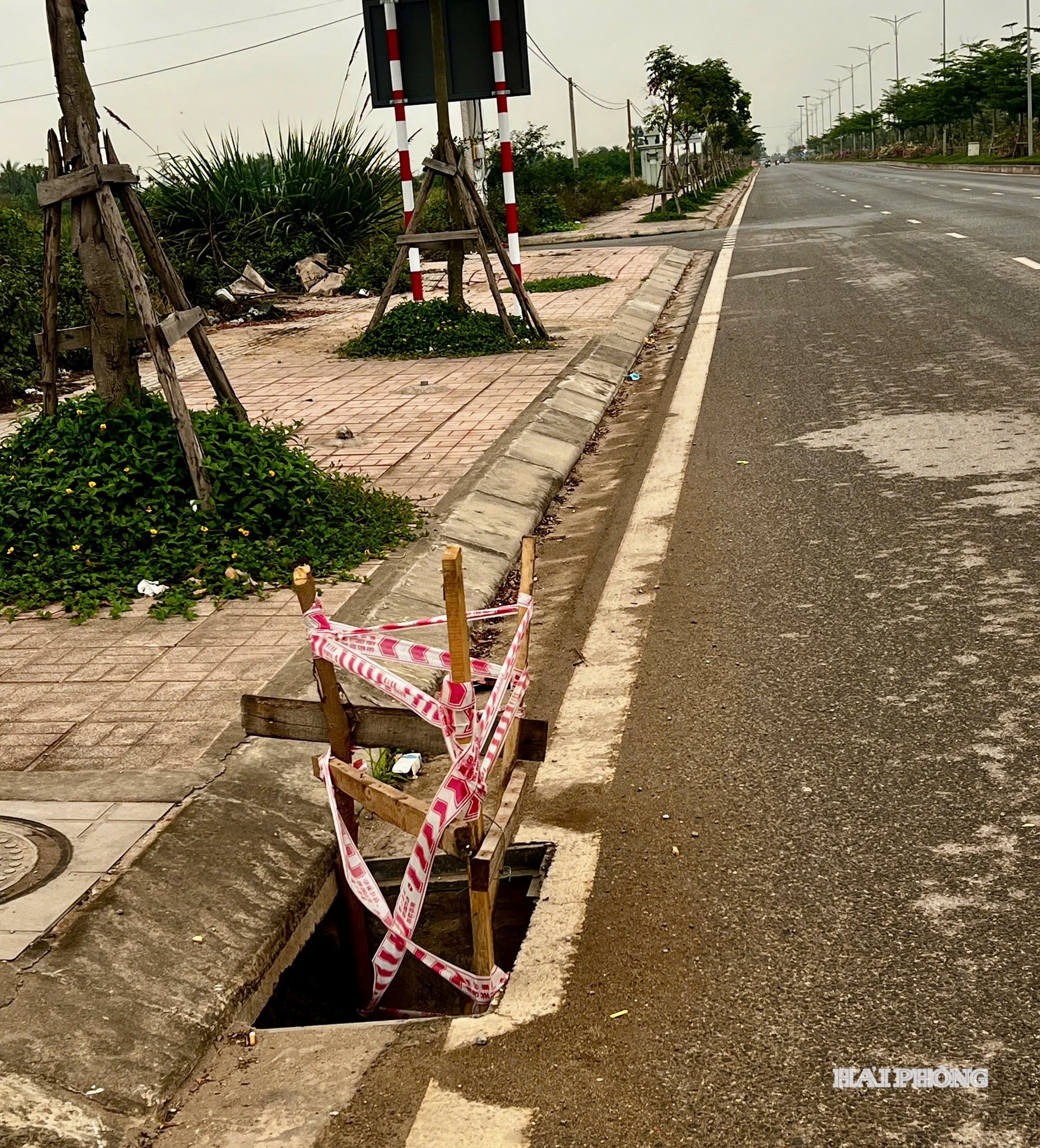 Mất nắp hố ga - 2