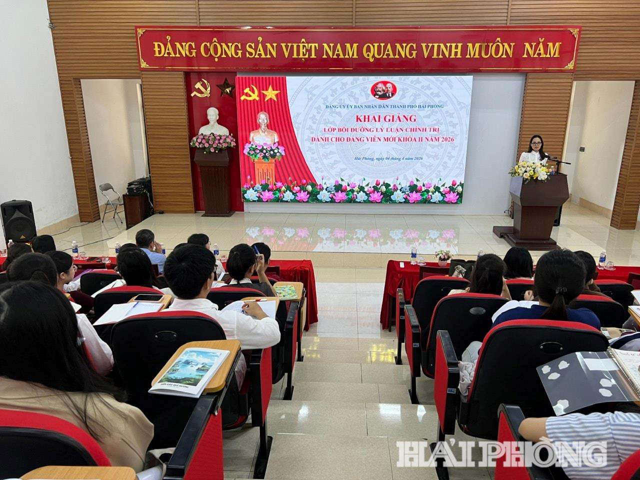 quang-canh-lop-hoc(1).jpg