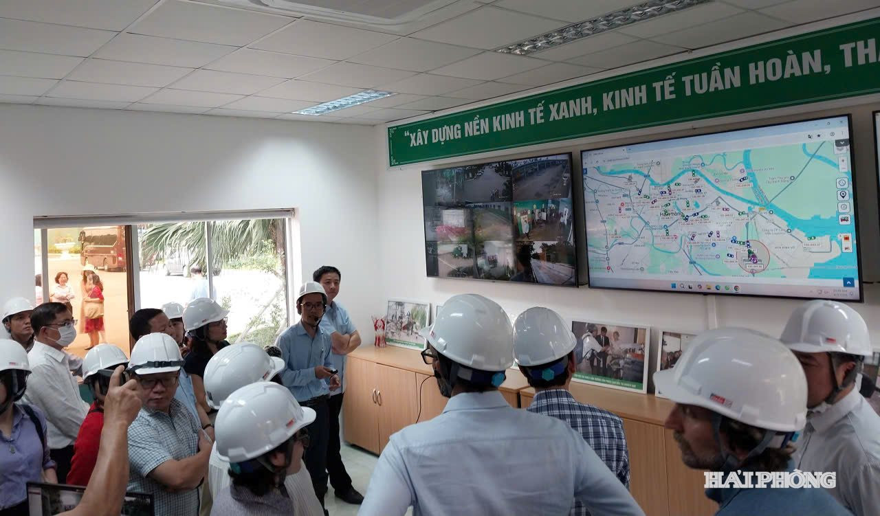 Các đoàn công tác tìm hiểu cách thức vận hành tại Khu liên hiệp xử lý rác thải Tràng Cát do Công ty TNHH MTV Môi trường đô thị Hải Phòng thực hiện