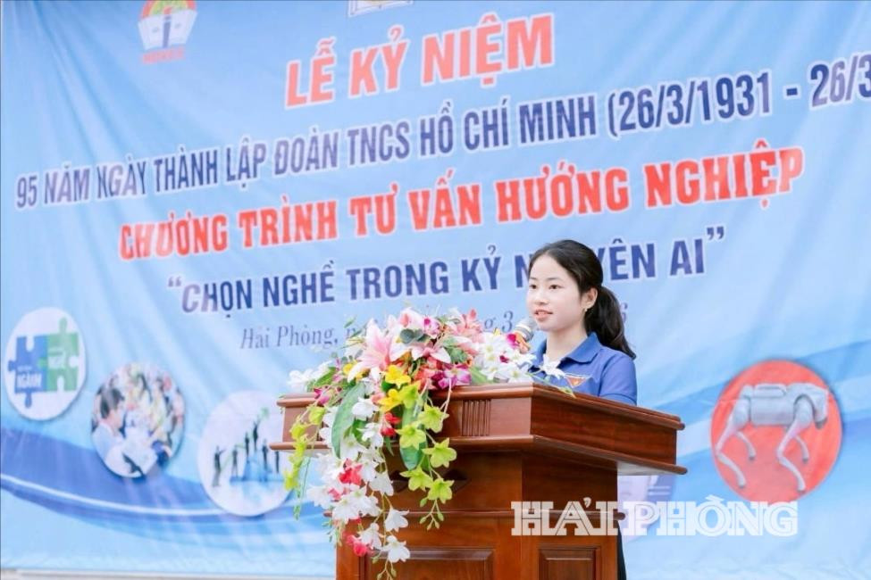sinh-vien-van-su-pham(1).jpg