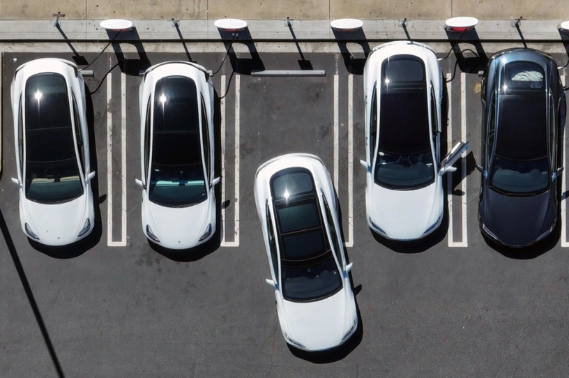 Xe điện Tesla vượt doanh thu xe điện BYD