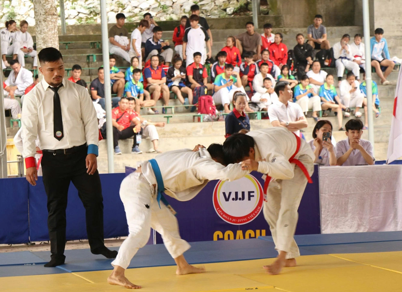 thi-dau-jujitsu.png