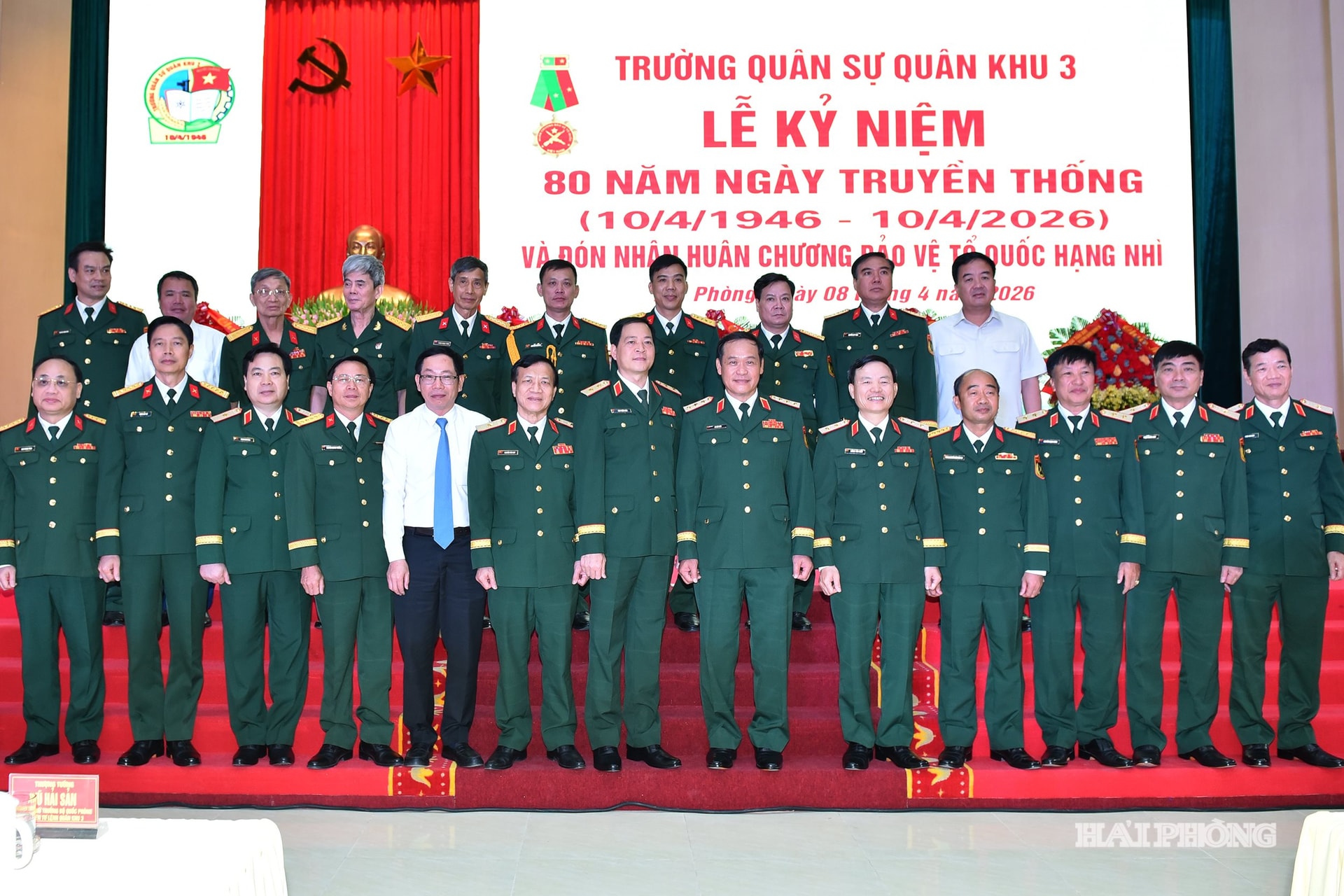 Các đại biểu tại lễ kỷ niệm.