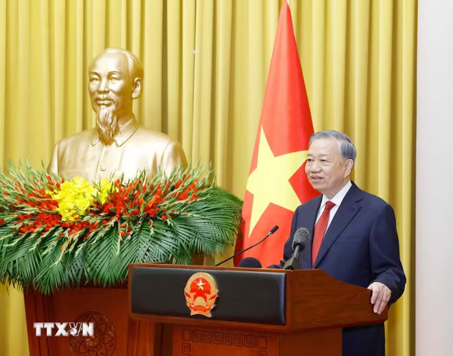 Tổng Bí thư, Chủ tịch nước Tô Lâm phát biểu chỉ đạo. (Ảnh: Thống Nhất/TTXVN) ttxvn-tong-bi-thu-chu-tich-nuoc-chu-tri-le-trao-quyet-dinh-bo-nhiem-tham-phan-toa-an-nhan-dan-toi-cao-2-resize.jpg