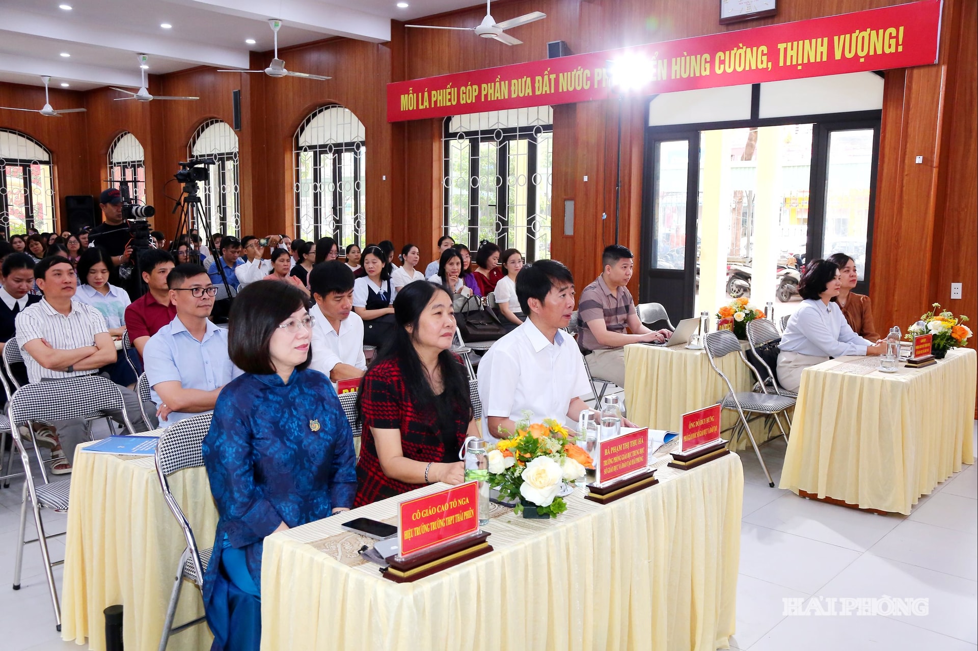 Chuyên đề Xây dựng hệ thống bài giảng LMS nhằm phát triển năng lực tự học cho học sinh