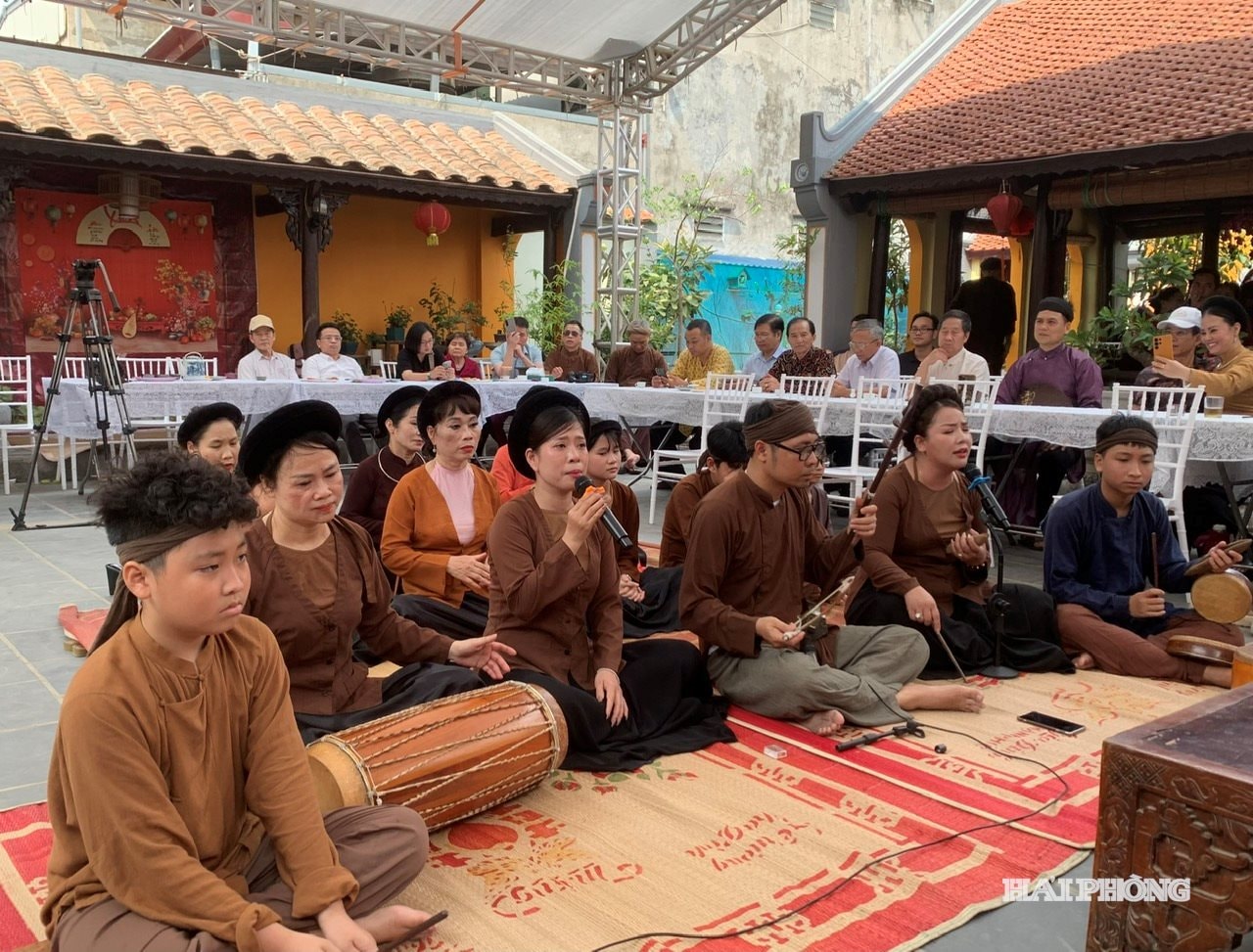 آواز آیینی در مراسم پرستش اجداد صنایع دستی