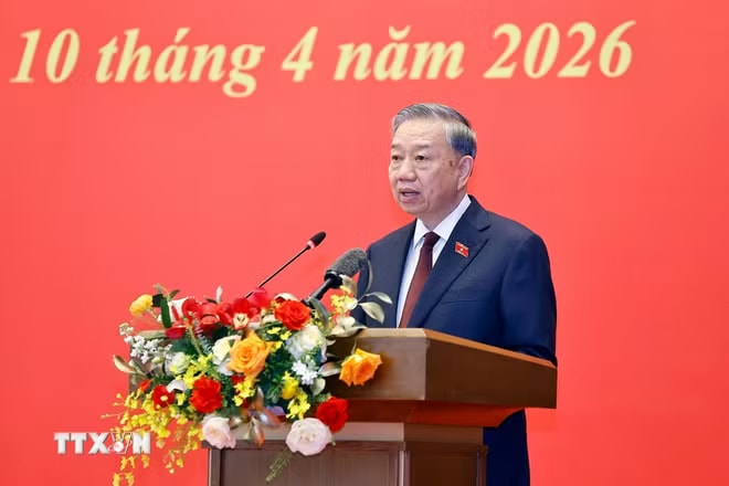 ttxvn-hoi-nghi-cong-bo-cac-quyet-dinh-ve-cong-tac-can-bo-cua-dang-uy-quoc-hoi-3.jpg