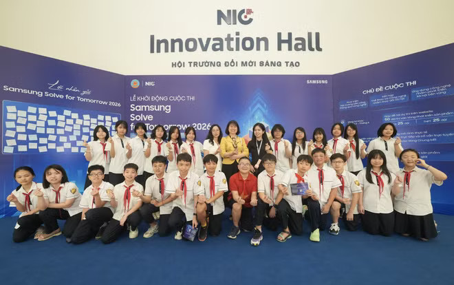 Các em học sinh cùng các thầy cô giáo hào hứng chờ đón mùa thi Samsung Solve for Tomorrow năm 2026. (Ảnh: Vietnam+) anh-man-hinh-2026-04-11-luc-150431.png