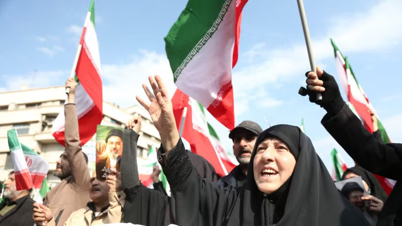 nguoi-dan-iran-an-mung.png