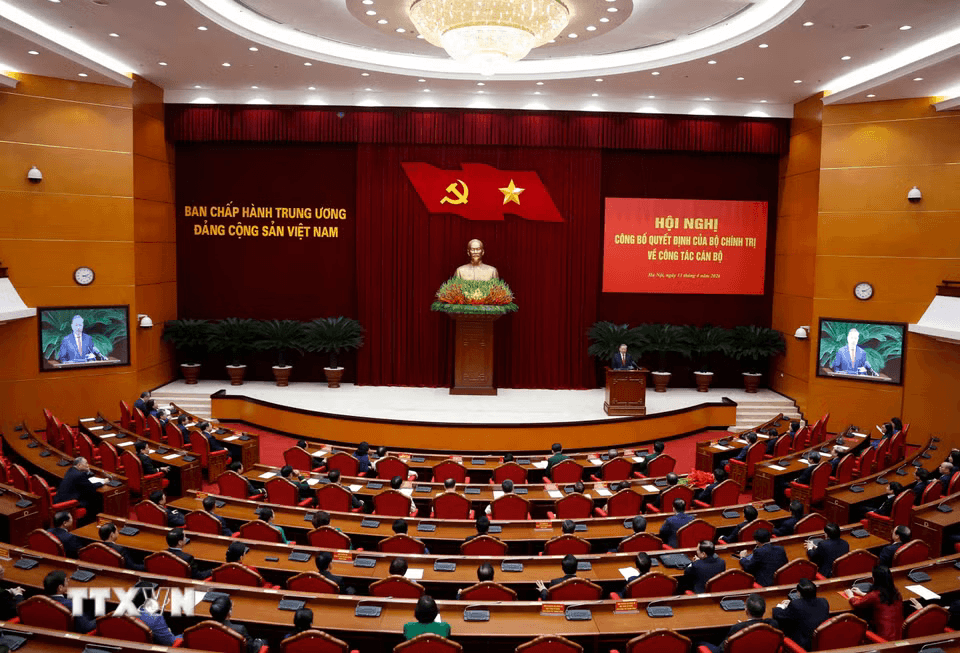 hoi-nghi-cong-bo-quyet-dinh-can-bo.png
