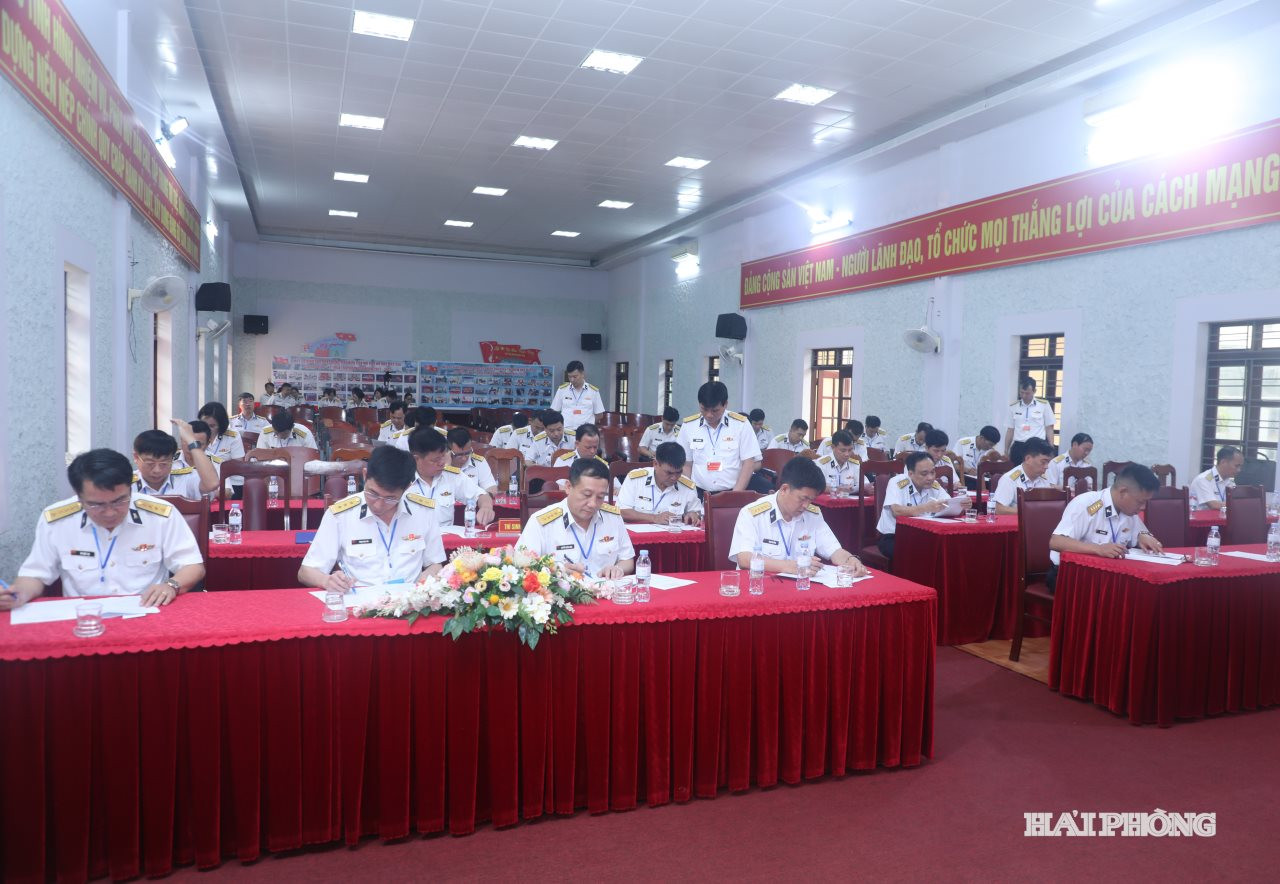 Các thí sinh tham gia phần thi lý thuyết