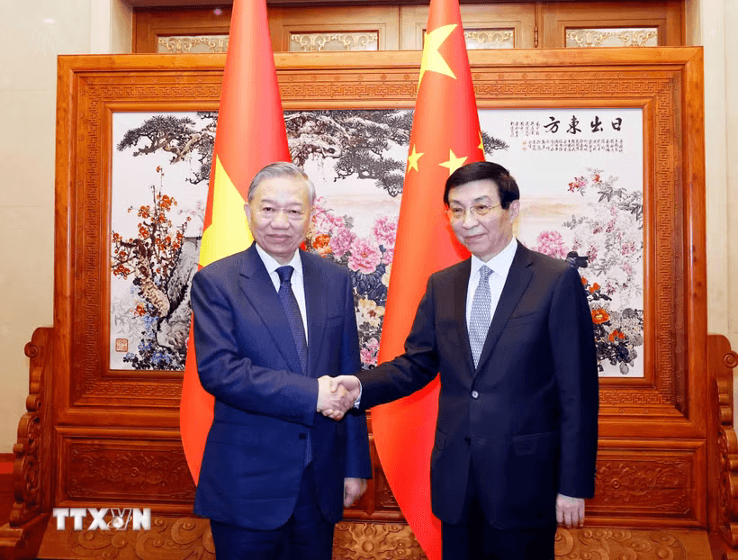tong-bi-thu-gap-vuong-ho-ninh.png