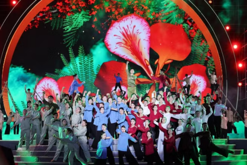 le-hoi-hoa-phuong-do.png