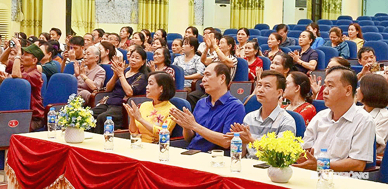 Các đại biểu và học viên dự khai mạc